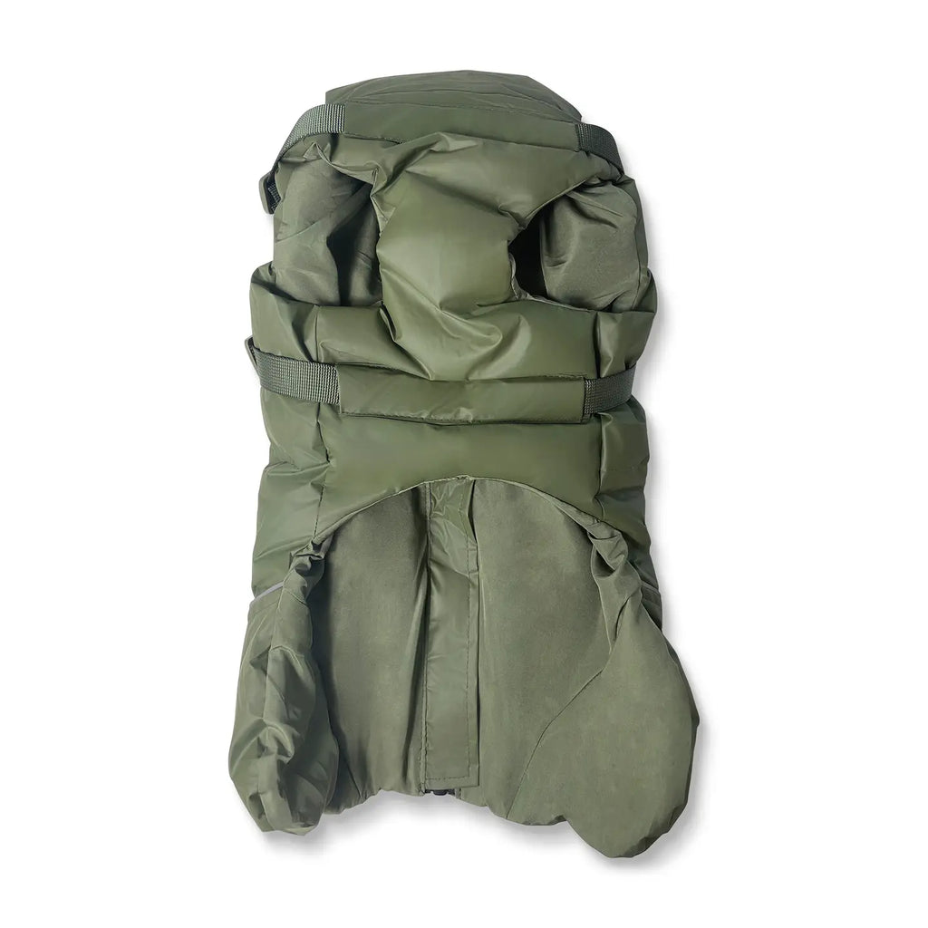 Abrigo y arnés verde