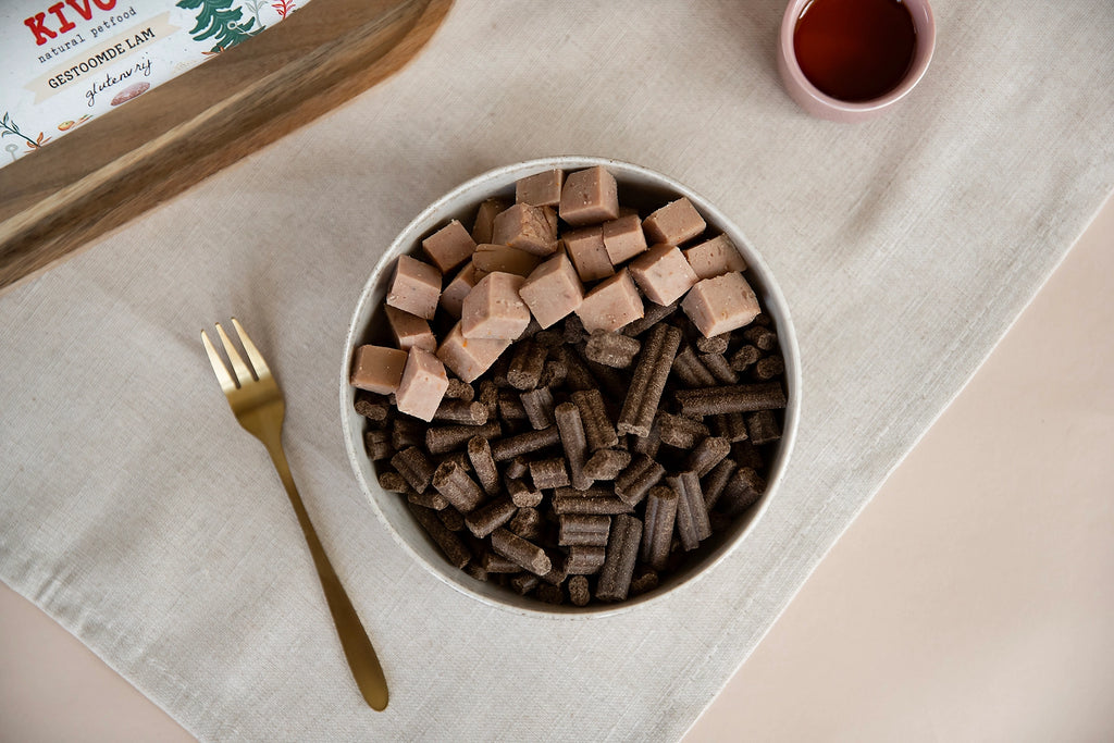 SALMÓN FRESCO, PRENSADO EN FRÍO, SIN CEREALES
