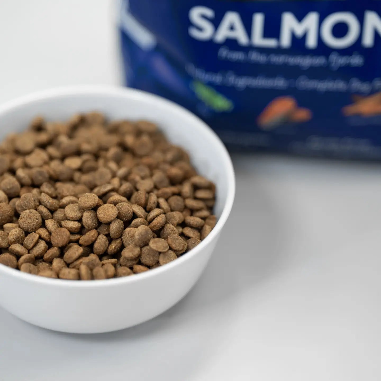 PIENSO NATURAL DE SALMÓN CROQUETA PEQUEÑA